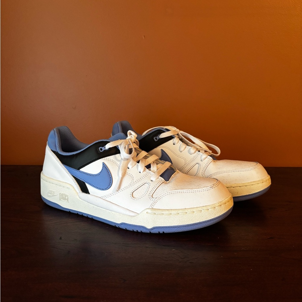 Nike Retro sneakers 10.5